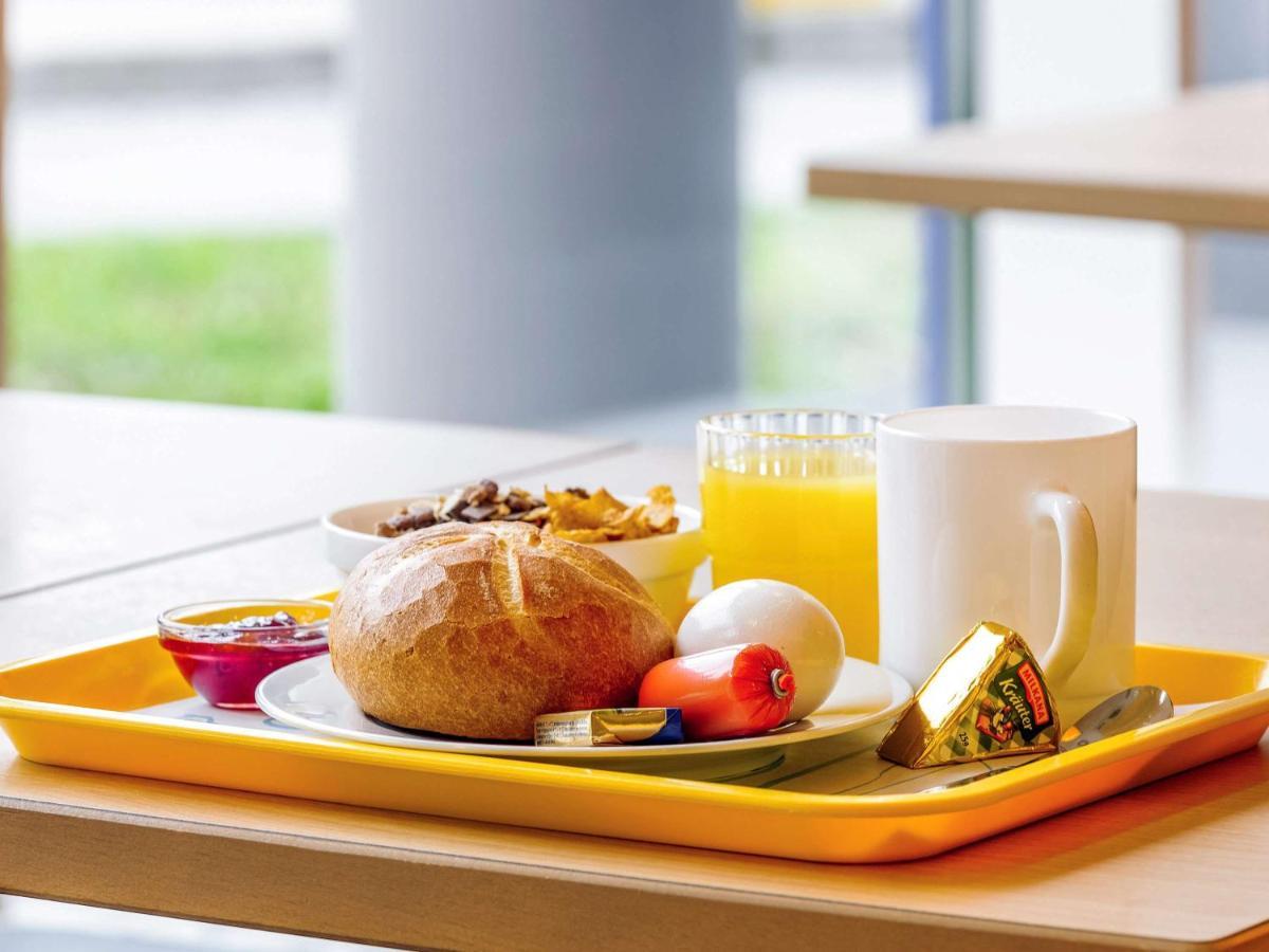 Ibis Budget Newport Esterno foto