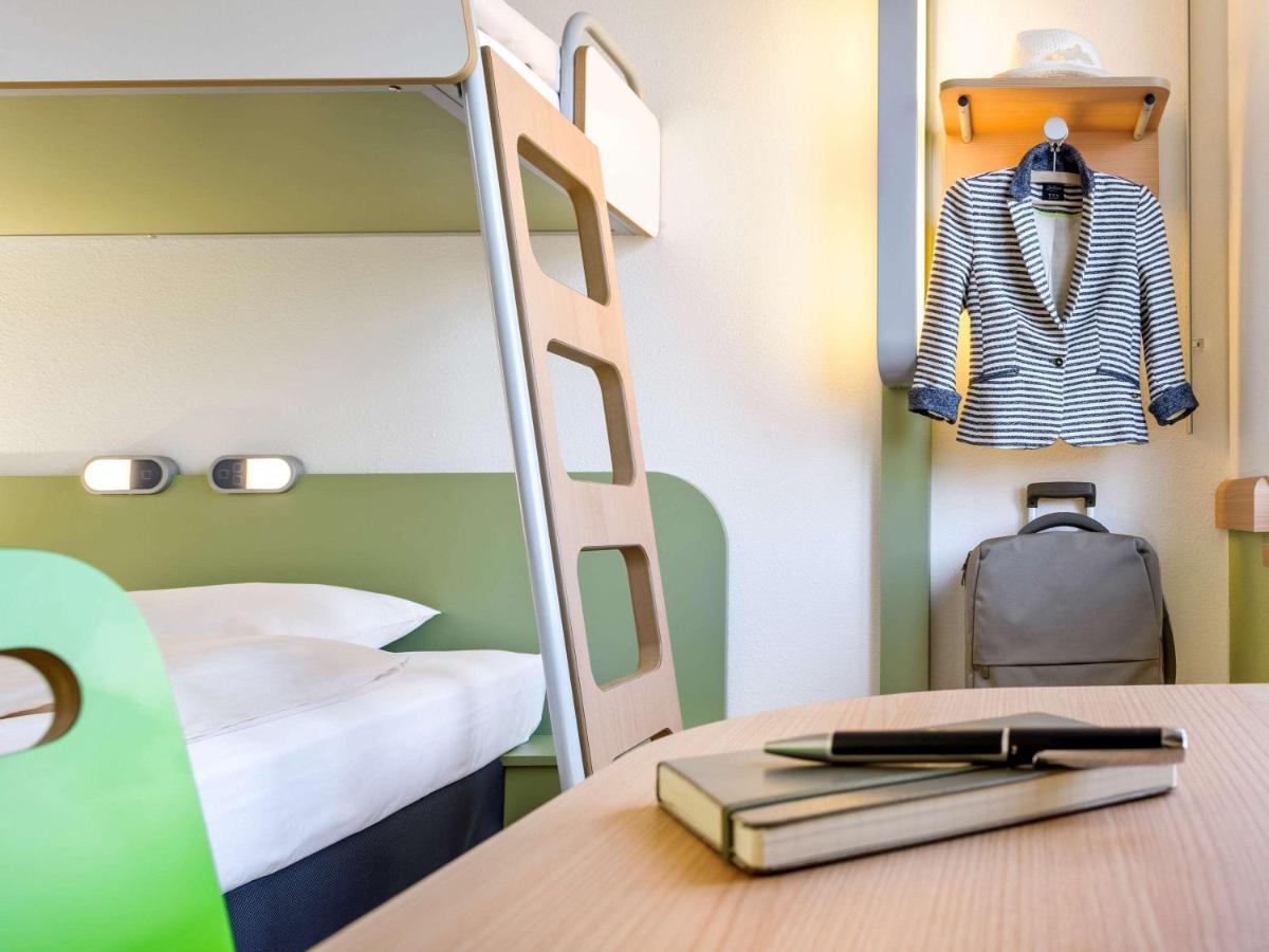 Ibis Budget Newport Esterno foto