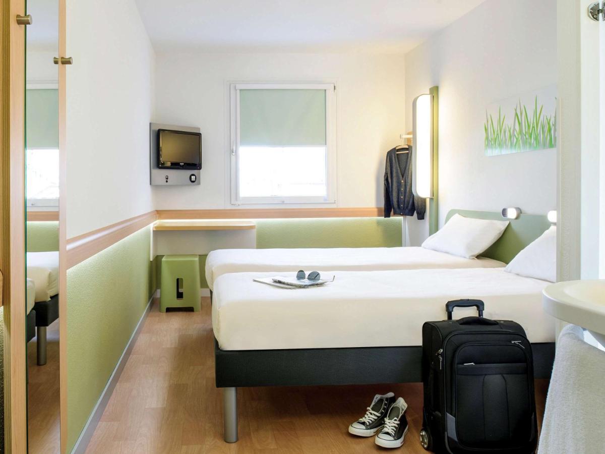 Ibis Budget Newport Esterno foto