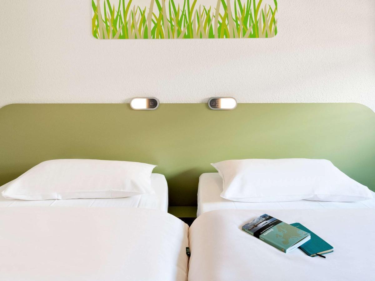 Ibis Budget Newport Esterno foto