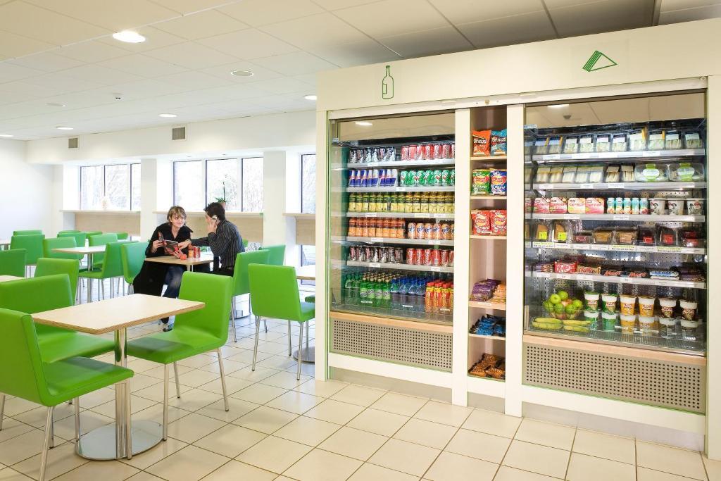 Ibis Budget Newport Esterno foto