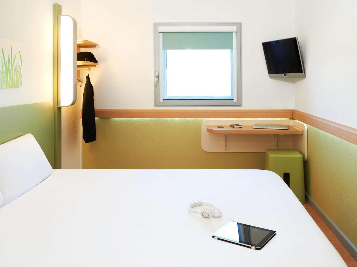 Ibis Budget Newport Esterno foto