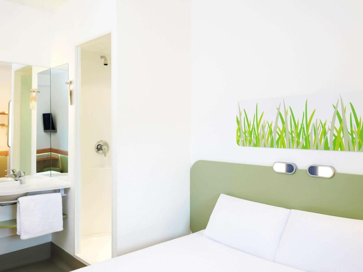 Ibis Budget Newport Esterno foto